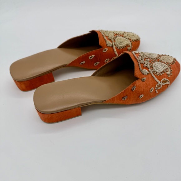Exotic Orange Dupioni Silk Embroidered Slides w/ Gold Beading | Size 10 - Picture 4 of 11